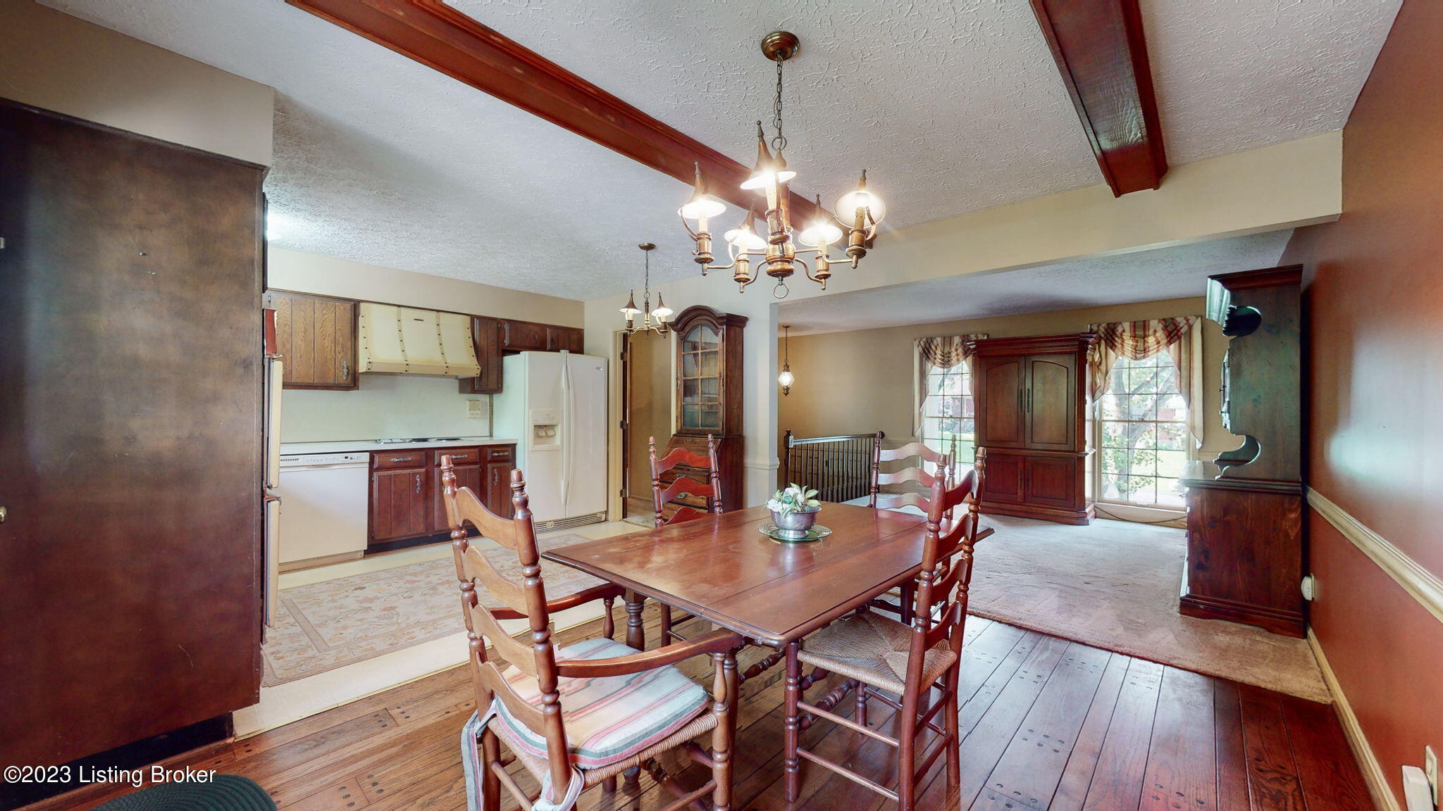 5507 Beth Road Louisville, KY 40219 - Photo 8 of 40 Dining area to living room