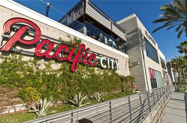 a street sign that is on a pole