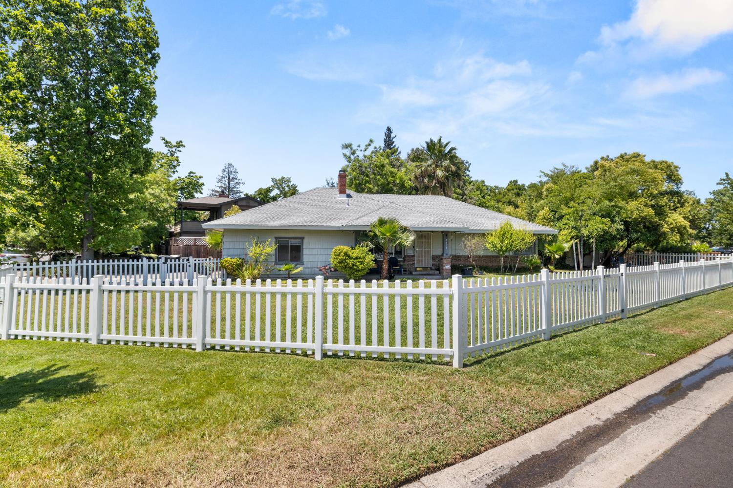 2307 Meadowbrook Road Sacramento, CA 95825 - Photo 1 of 1 Gallery Image 1