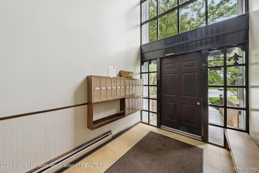 2926 Mt Hope Road Okemos, MI 48823 - Photo 6 of 33