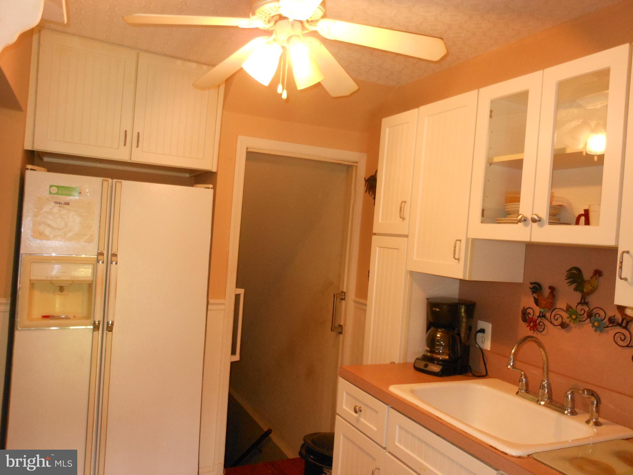 2820 Southbrook Road Baltimore, MD 21222 - Photo 8 of 29 Kitchen
