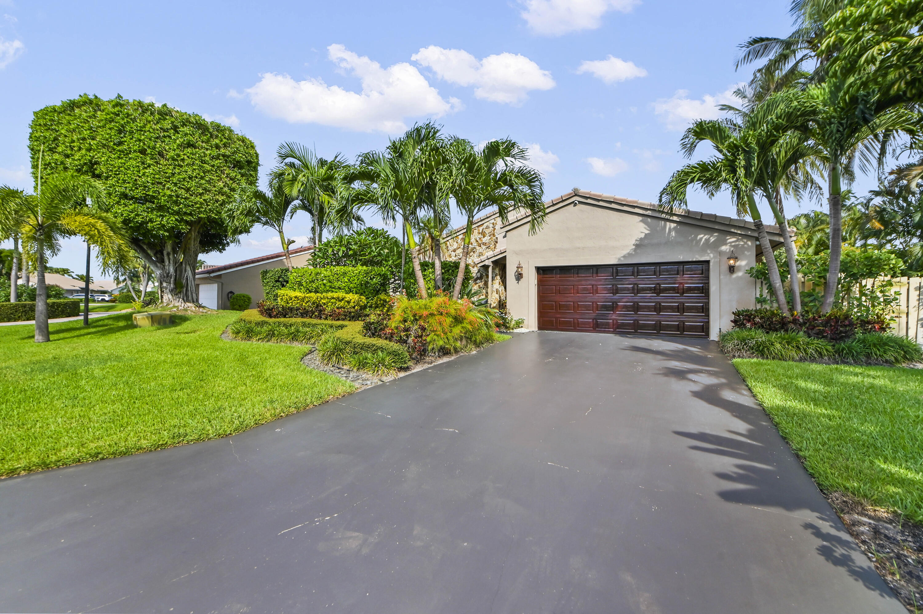 7131 Northwest 3rd Avenue Boca Raton, FL 33487 - Photo 37 of 47 02 Front 02