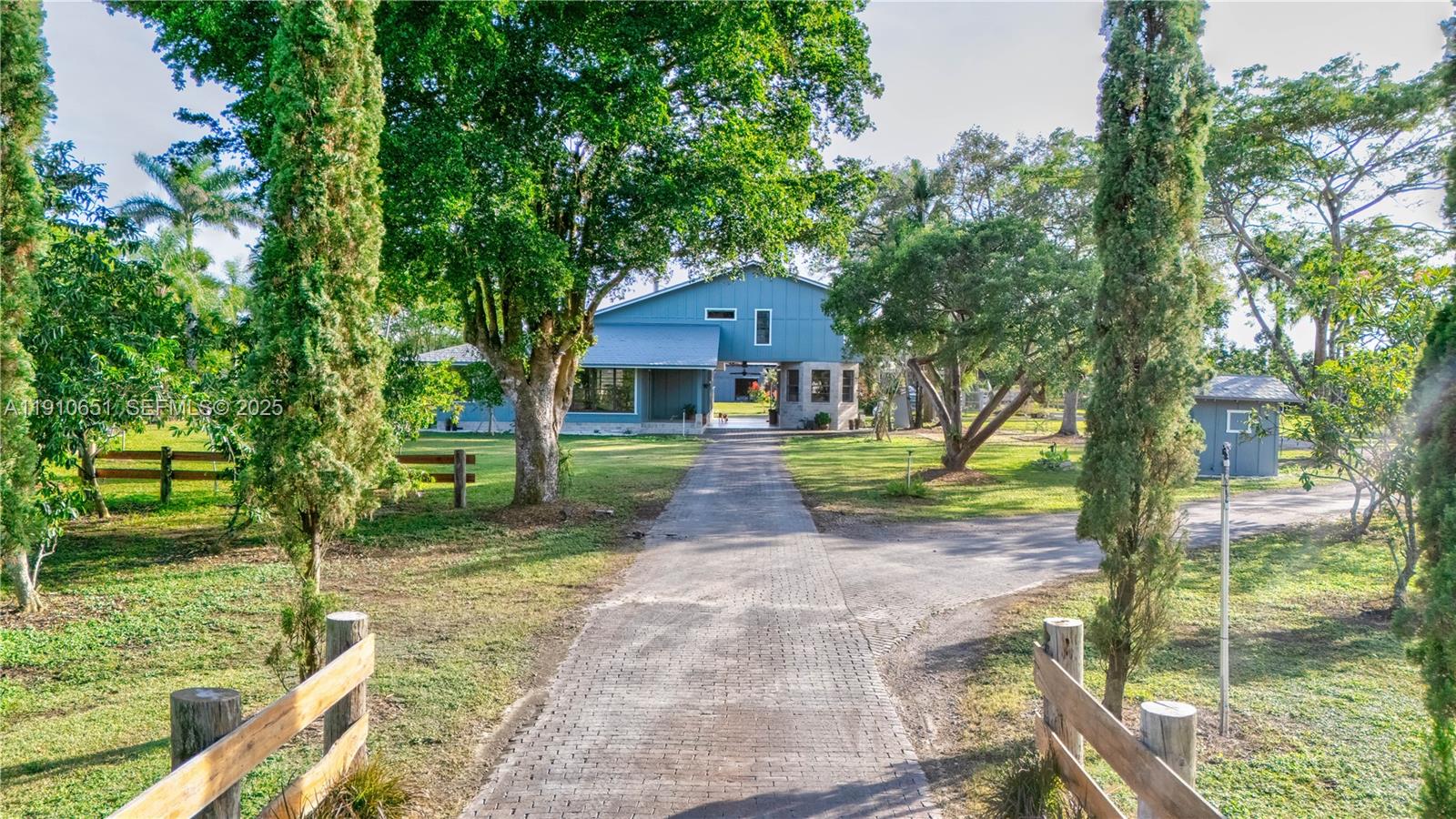 19820 Southwest 244th Street Homestead, FL 33031 - Photo 6 of 99