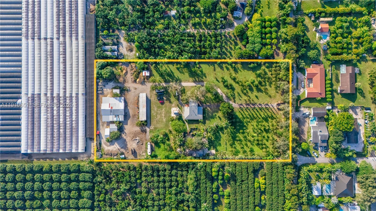 19820 Southwest 244th Street Homestead, FL 33031 - Photo 73 of 99 a view of a bird bath