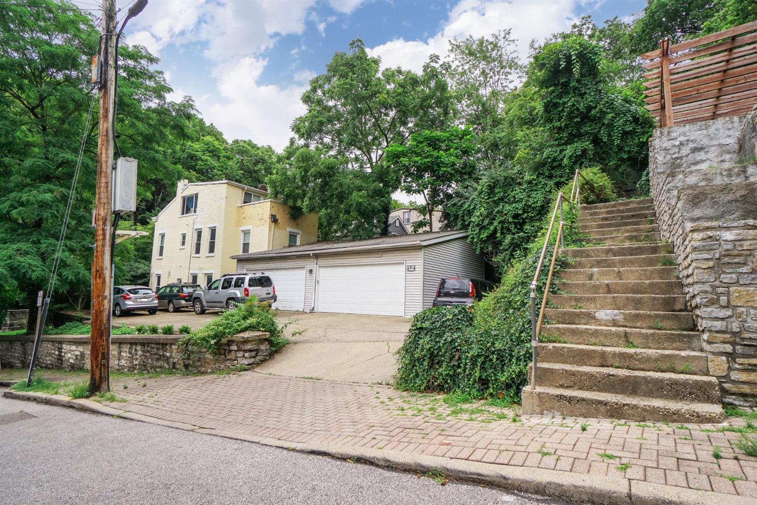 2202 Ravine Street Cincinnati, OH 45219 - Photo 2 of 24