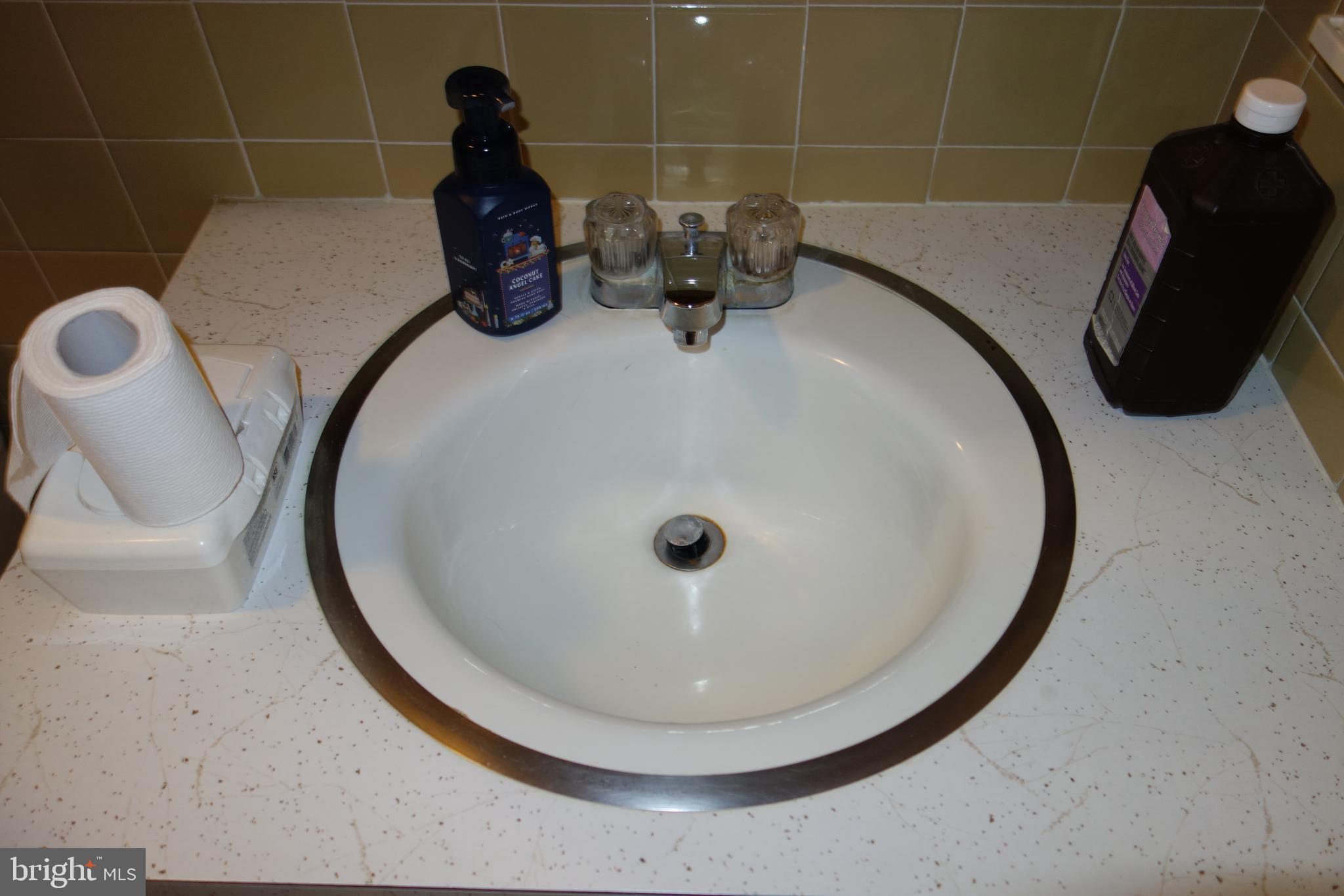 769 Knob Hill Road Fayetteville, PA 17222 - Photo 42 of 56 a bathroom with a sink and a mirror