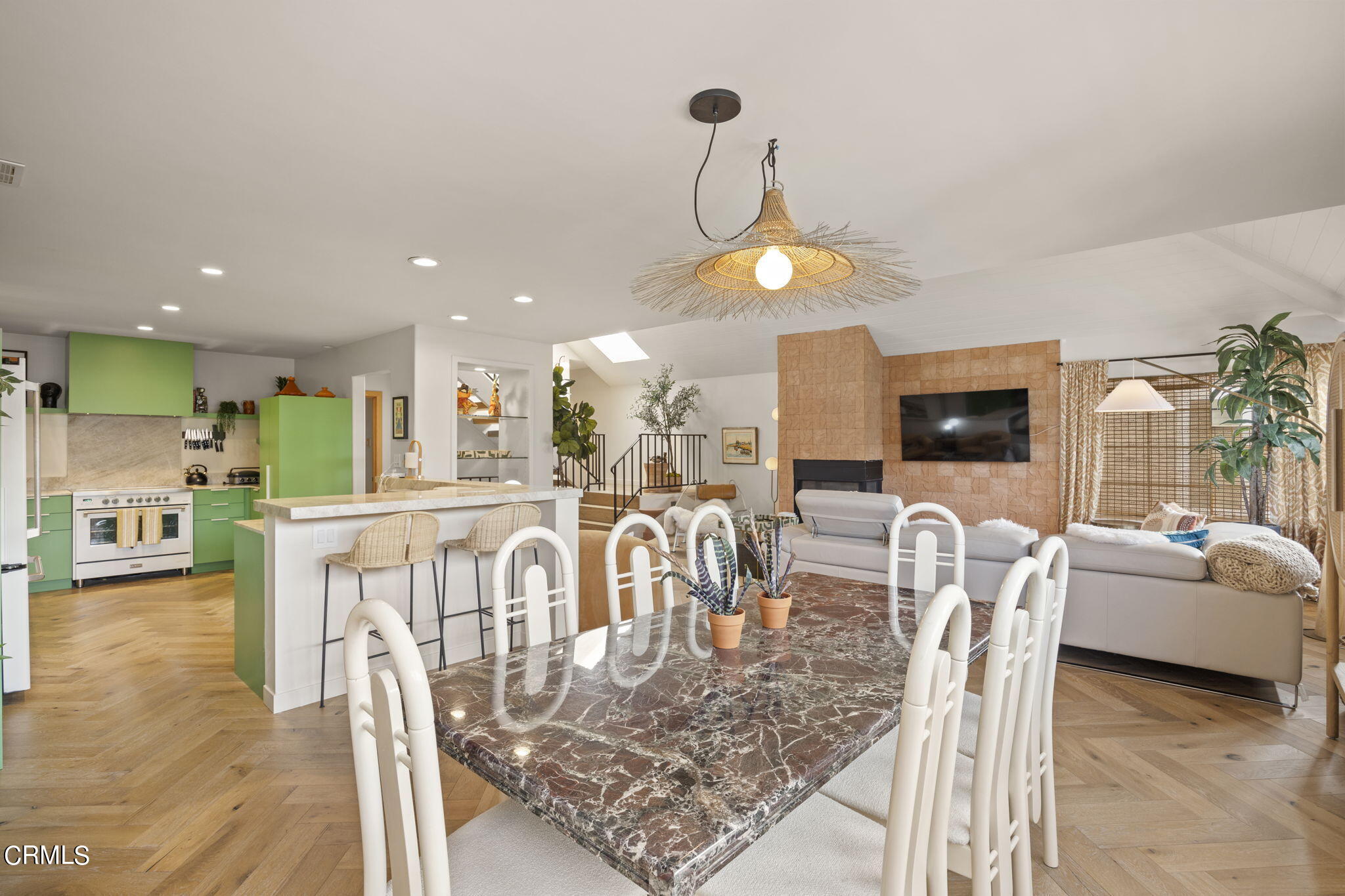 4136 Ocean Drive Oxnard, CA 93035 - Photo 14 of 58 Dining room