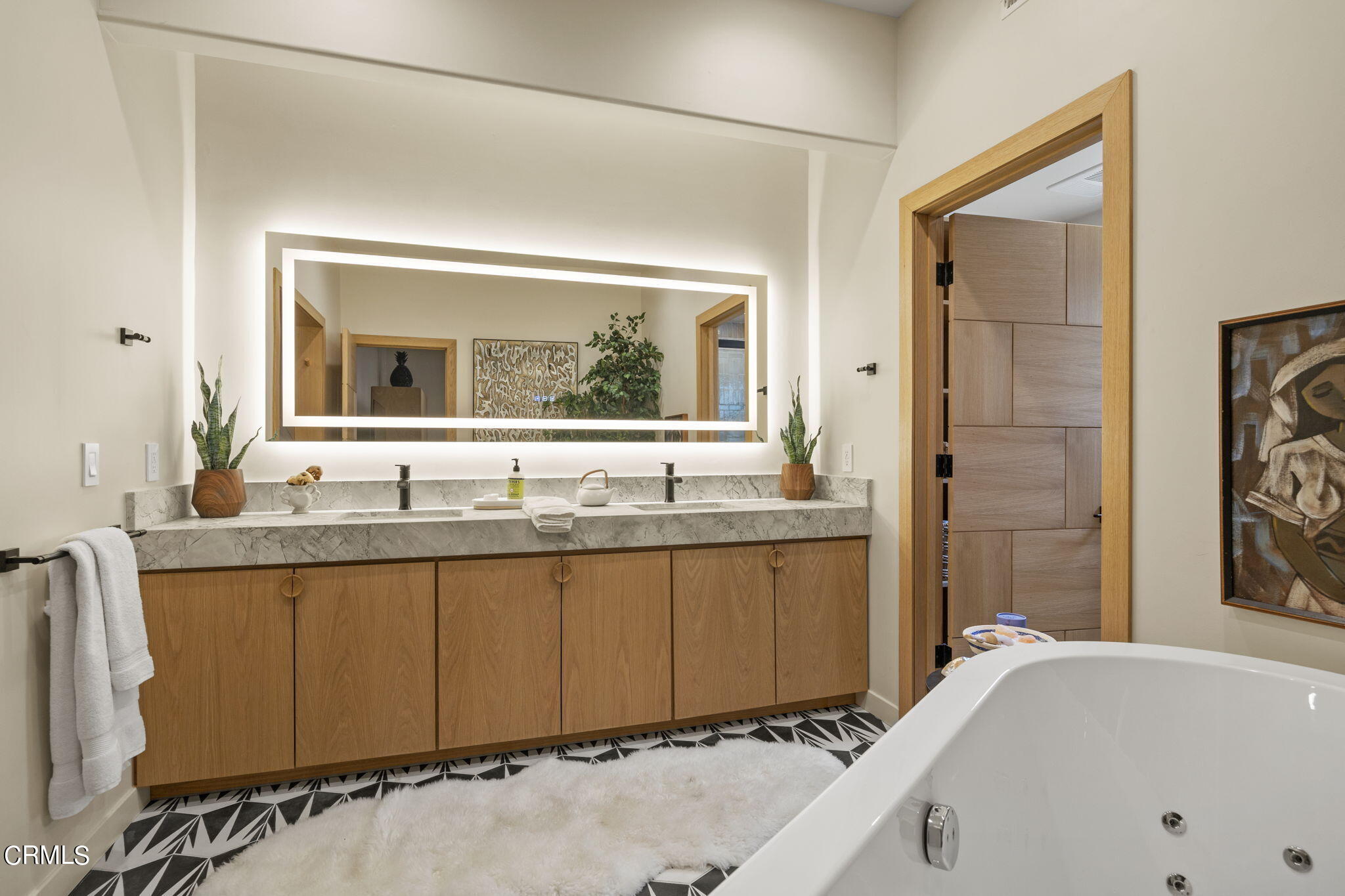 4136 Ocean Drive Oxnard, CA 93035 - Photo 19 of 58 Master Bathroom