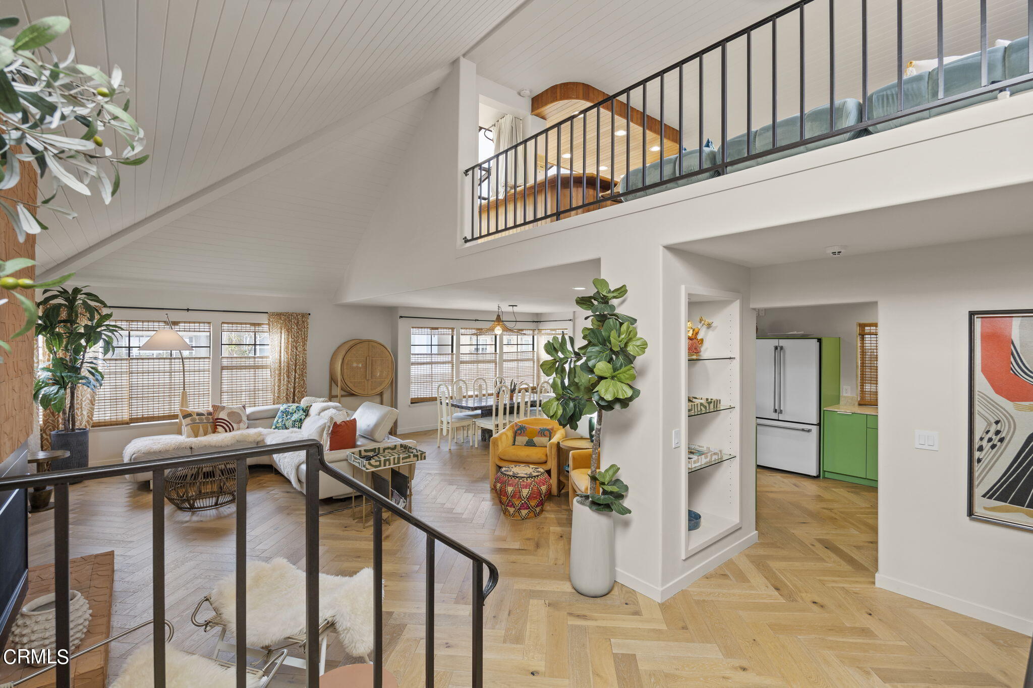 4136 Ocean Drive Oxnard, CA 93035 - Photo 3 of 58 Living Room