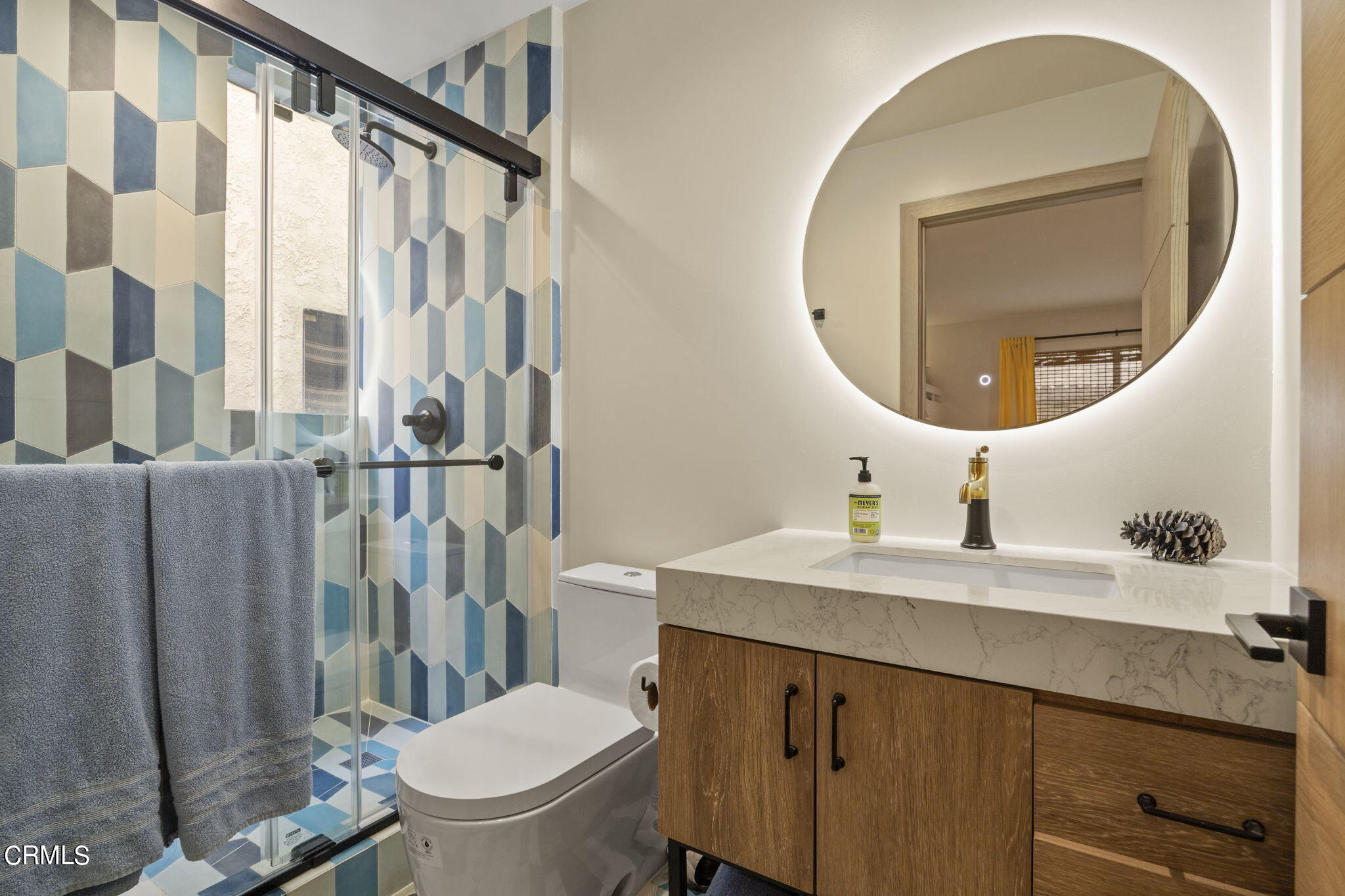 4136 Ocean Drive Oxnard, CA 93035 - Photo 31 of 58 Guest bath/Bunk room