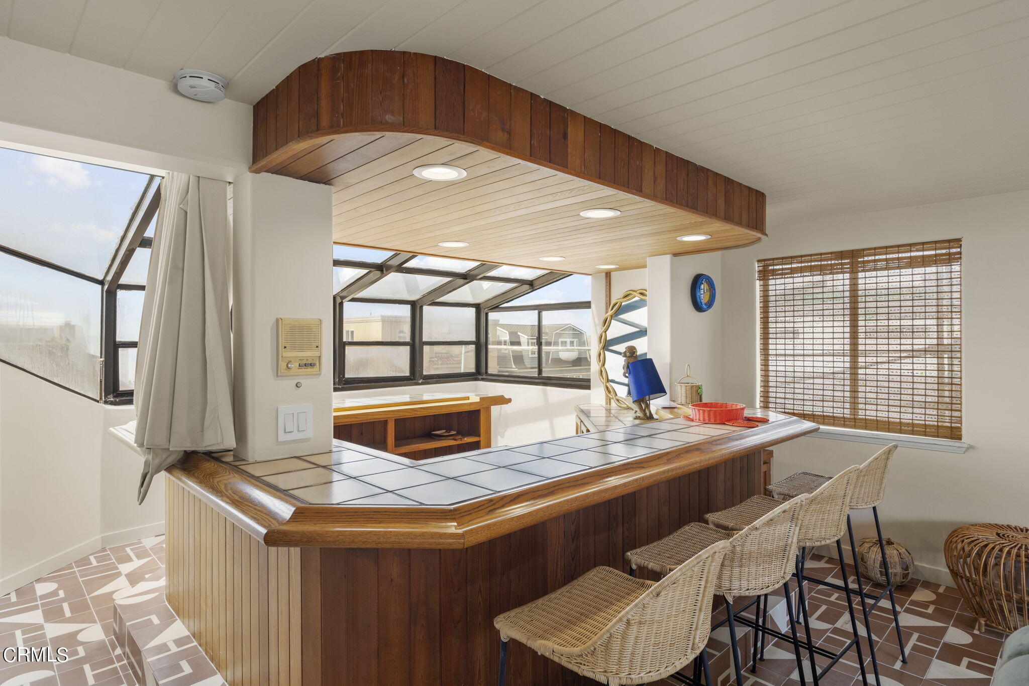 4136 Ocean Drive Oxnard, CA 93035 - Photo 37 of 58 Loft bar