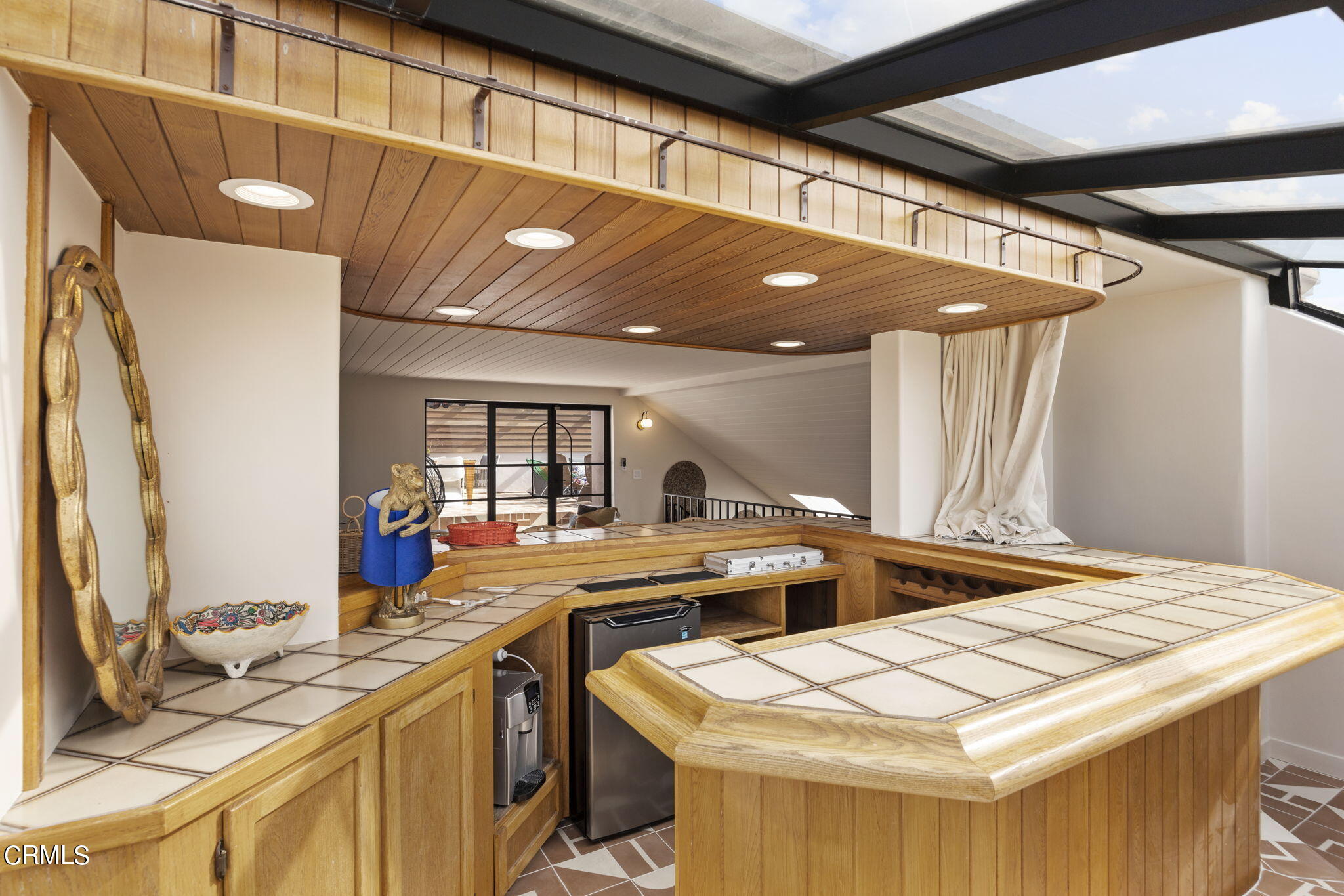 4136 Ocean Drive Oxnard, CA 93035 - Photo 38 of 58 Loft Bar