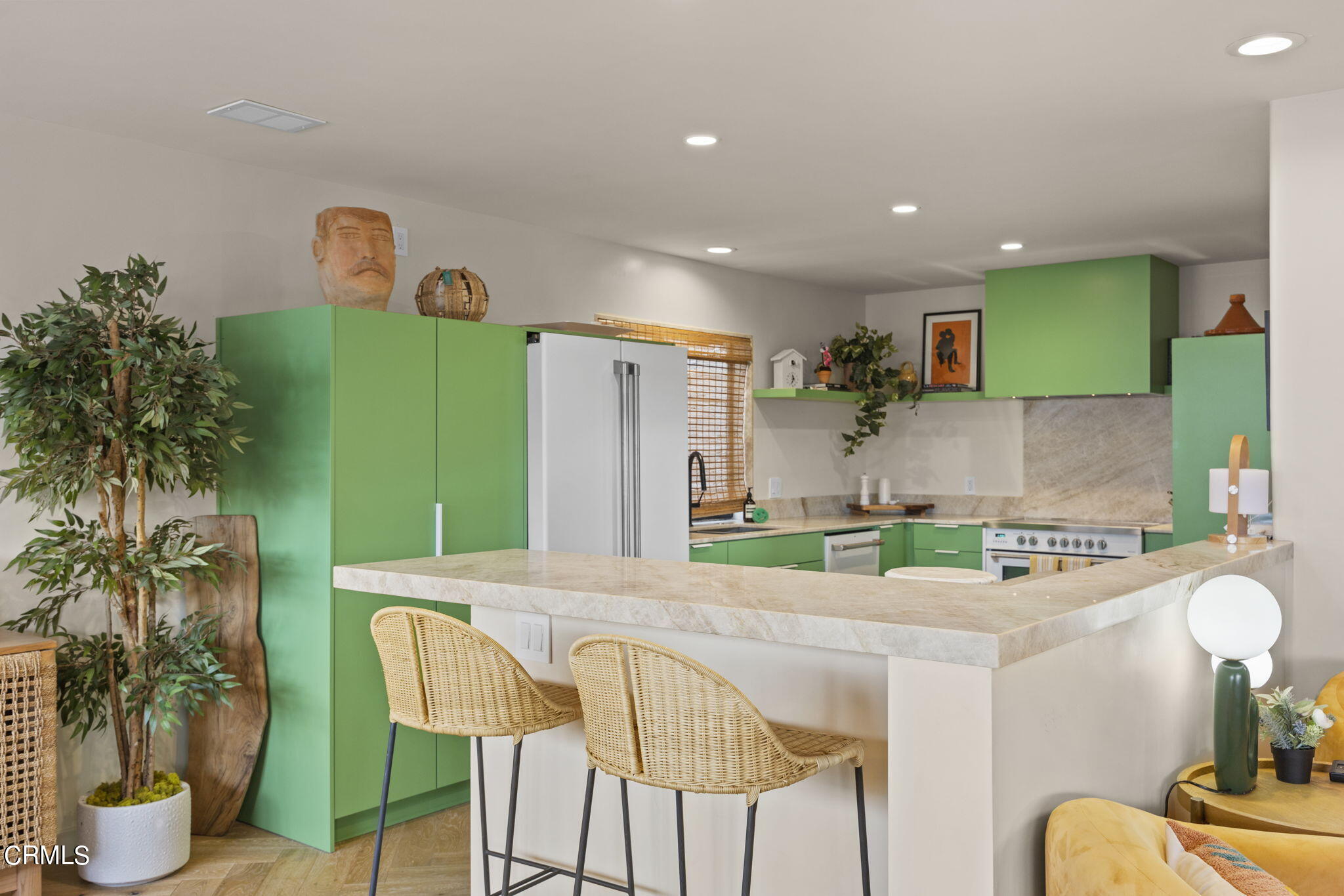 4136 Ocean Drive Oxnard, CA 93035 - Photo 7 of 58 Kitchen