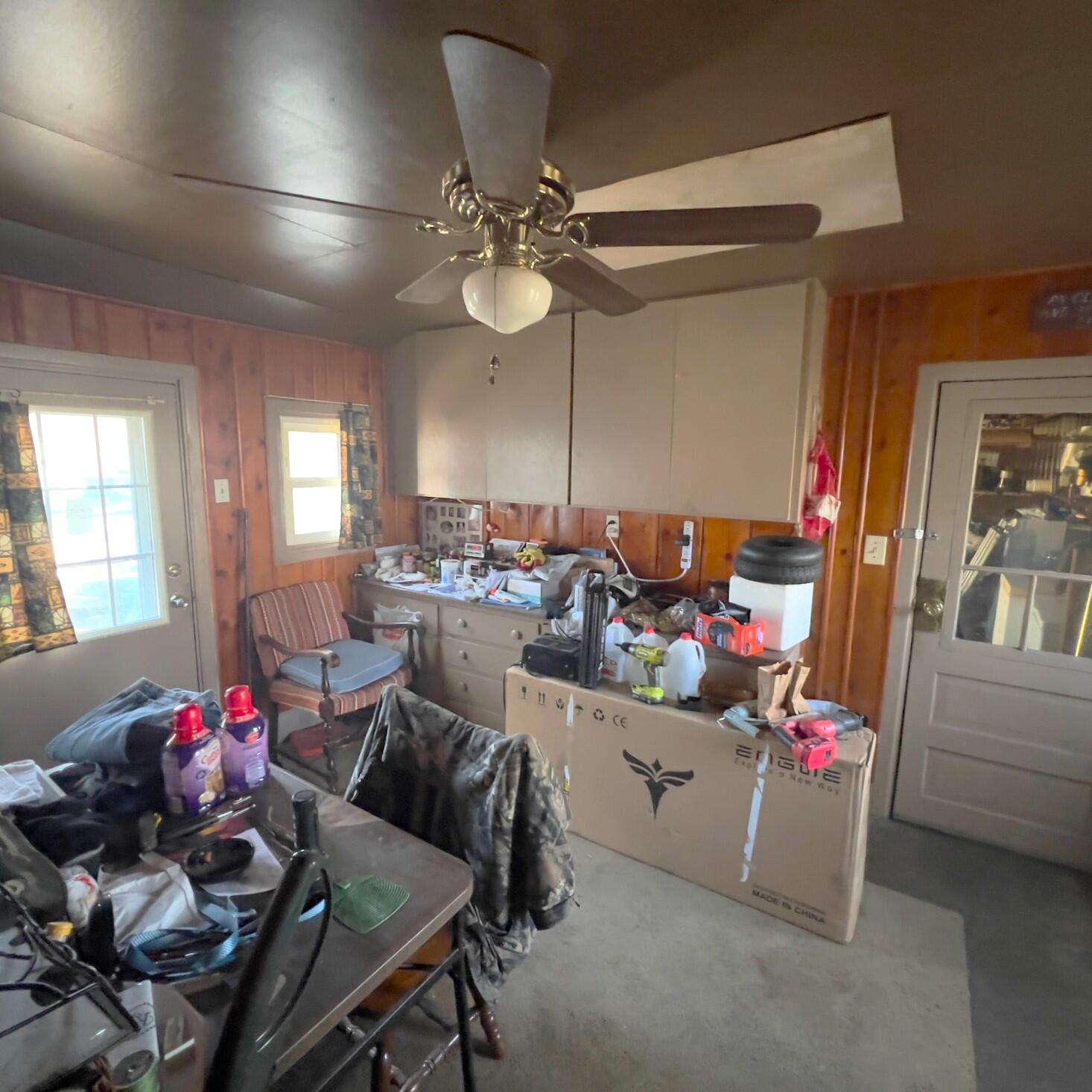 407 Barry Street Colon, MI 49040 - Photo 20 of 23 Entry/Breeezeway