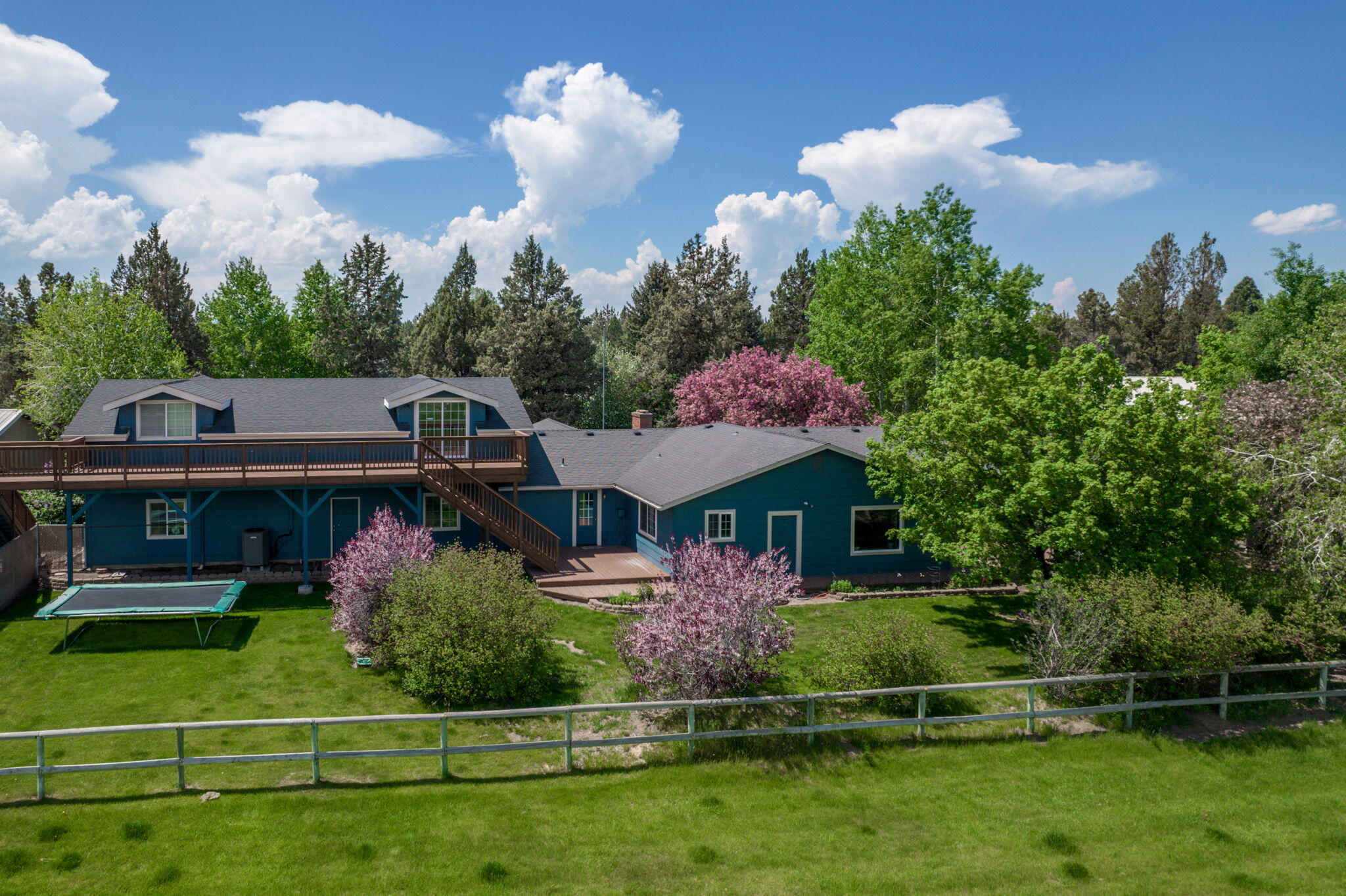 63402 Hamehook Road Bend, OR 97701 - Photo 5 of 42 5