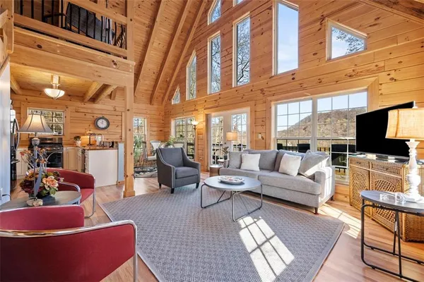 $380,000 | 148 1st Street, Georgetown, PA 15043