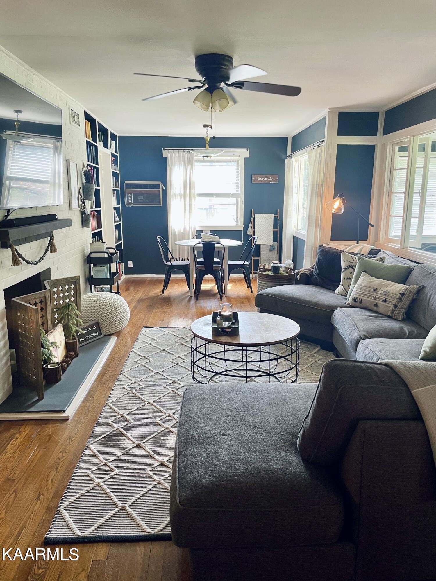 101 Norton Road Oak Ridge, TN 37830 - Photo 13 of 29 a living room with furniture and a large window