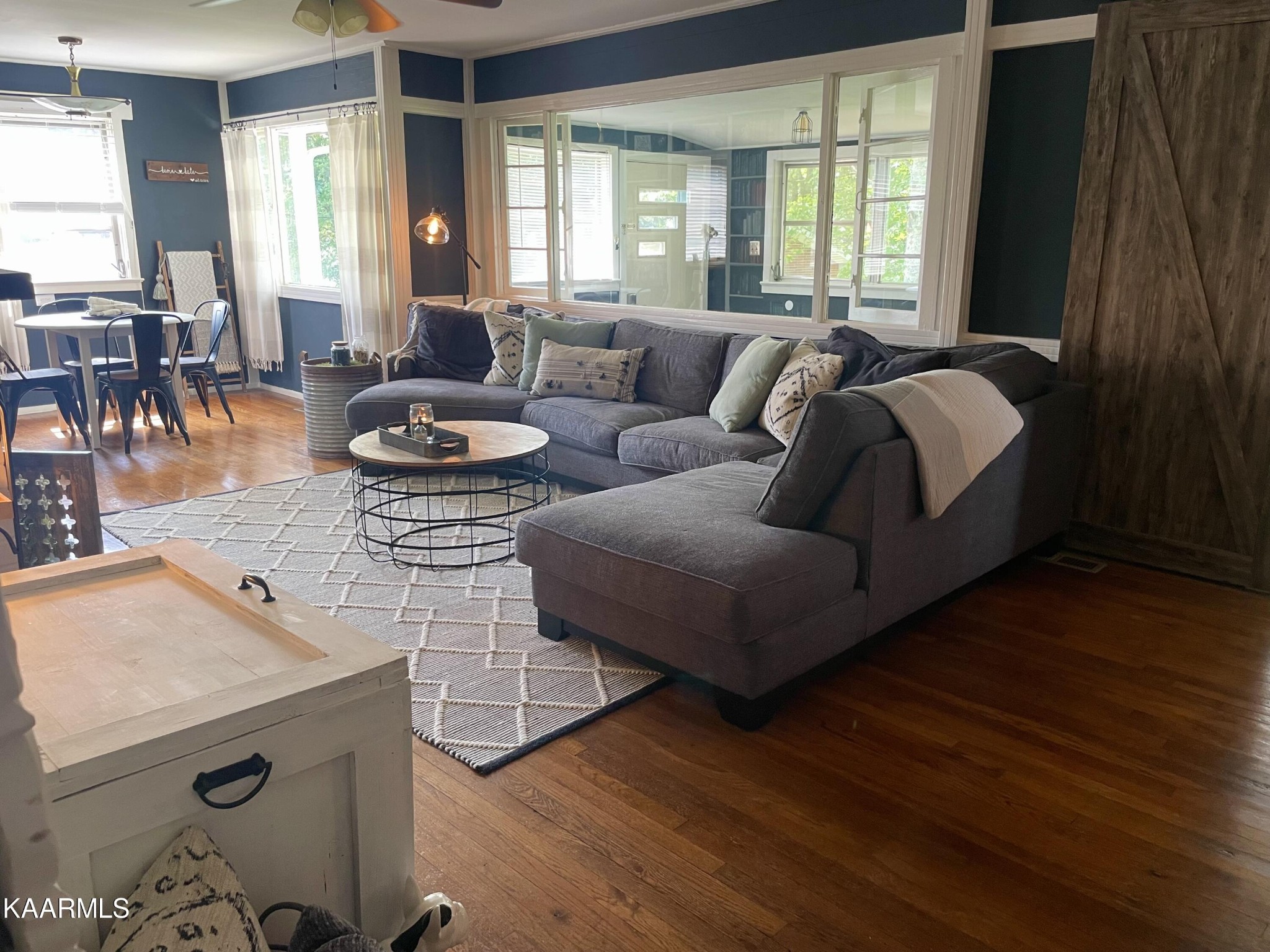 101 Norton Road Oak Ridge, TN 37830 - Photo 14 of 29 a living room with furniture and wooden floor