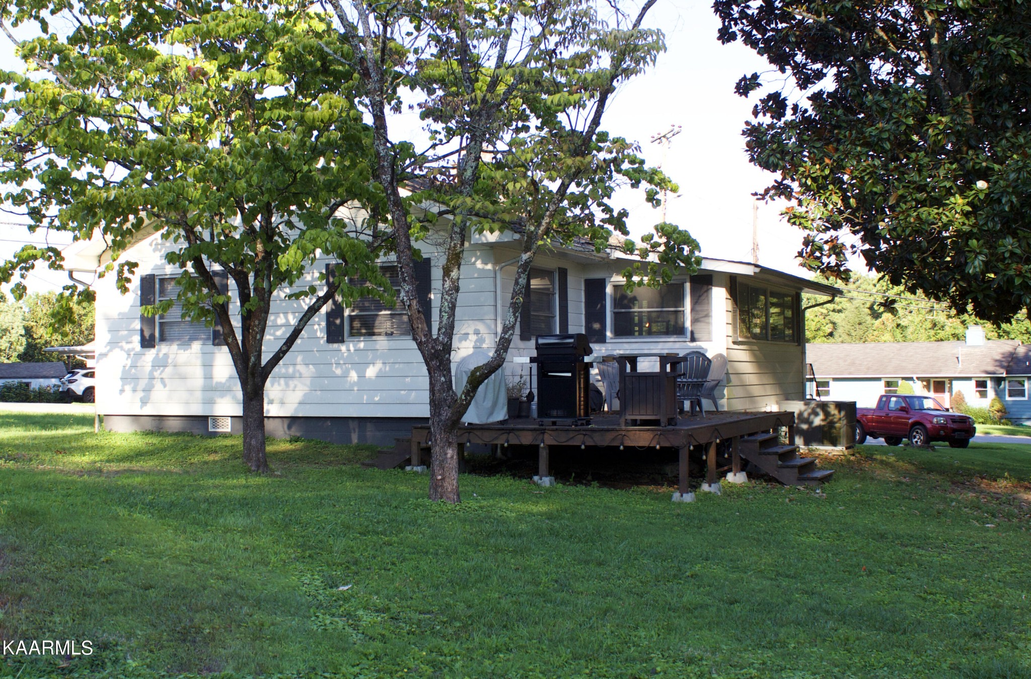 101 Norton Road Oak Ridge, TN 37830 - Photo 24 of 29 a front view of a house with garden