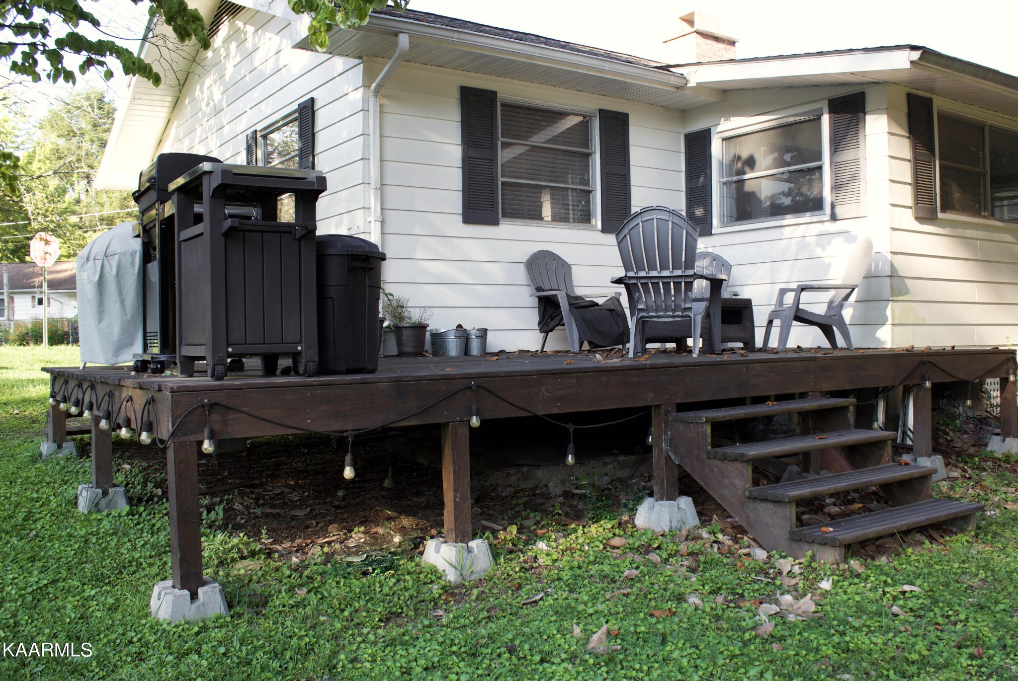 101 Norton Road Oak Ridge, TN 37830 - Photo 25 of 29 a view of a house with a chairs in patio