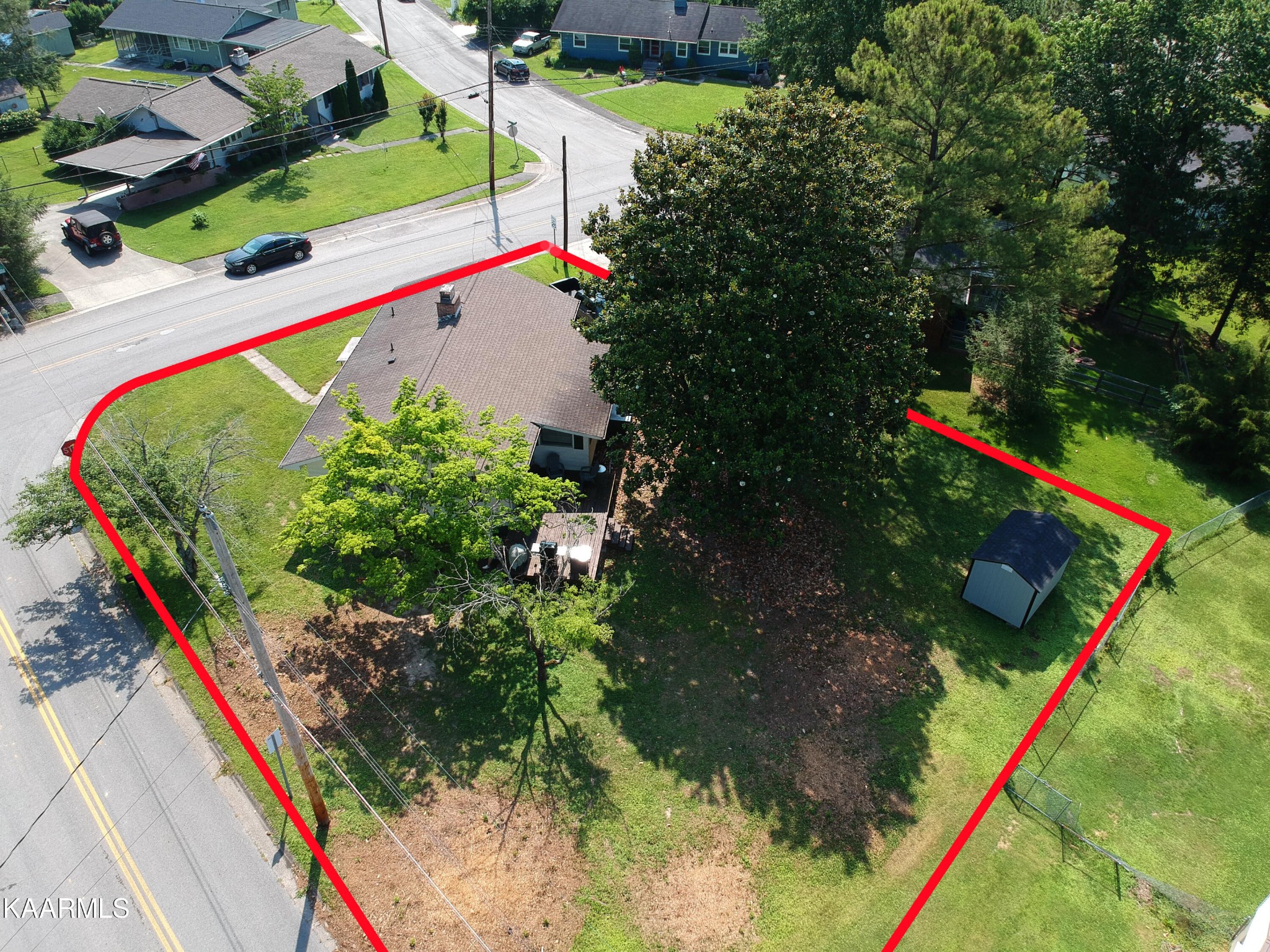 101 Norton Road Oak Ridge, TN 37830 - Photo 4 of 29 an aerial view of a pool