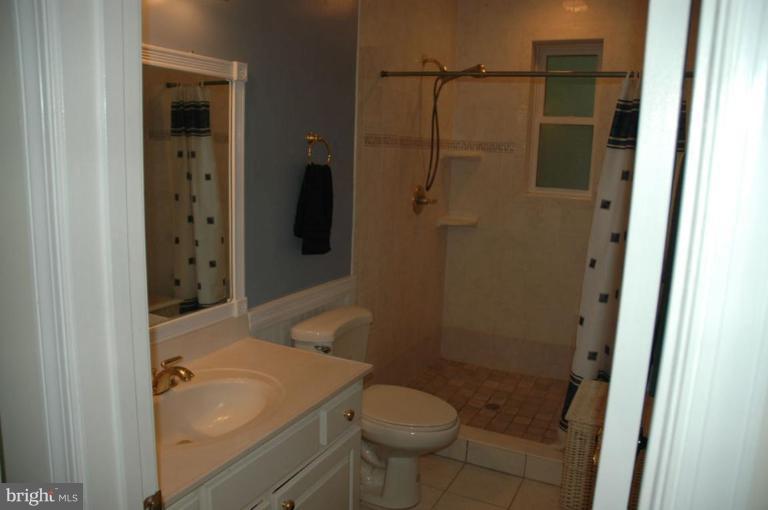 1216 Shenandoah Road Alexandria, VA 22308 - Photo 14 of 25 Main Level Bathroom