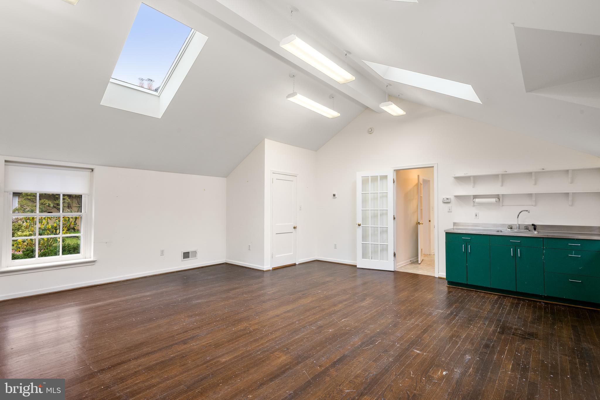 2035 Twinbrook Road Berwyn, PA 19312 - Photo 18 of 51 First Floor Studio / Playroom / In Law Suite