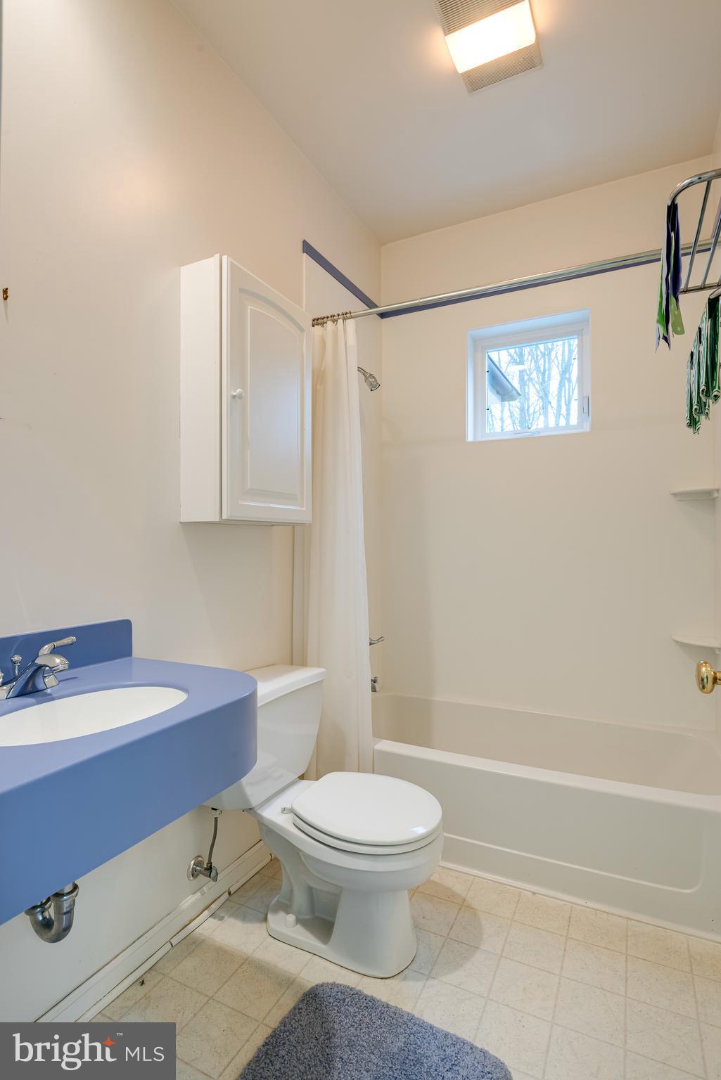 2035 Twinbrook Road Berwyn, PA 19312 - Photo 19 of 51 Main Level Full Bath
