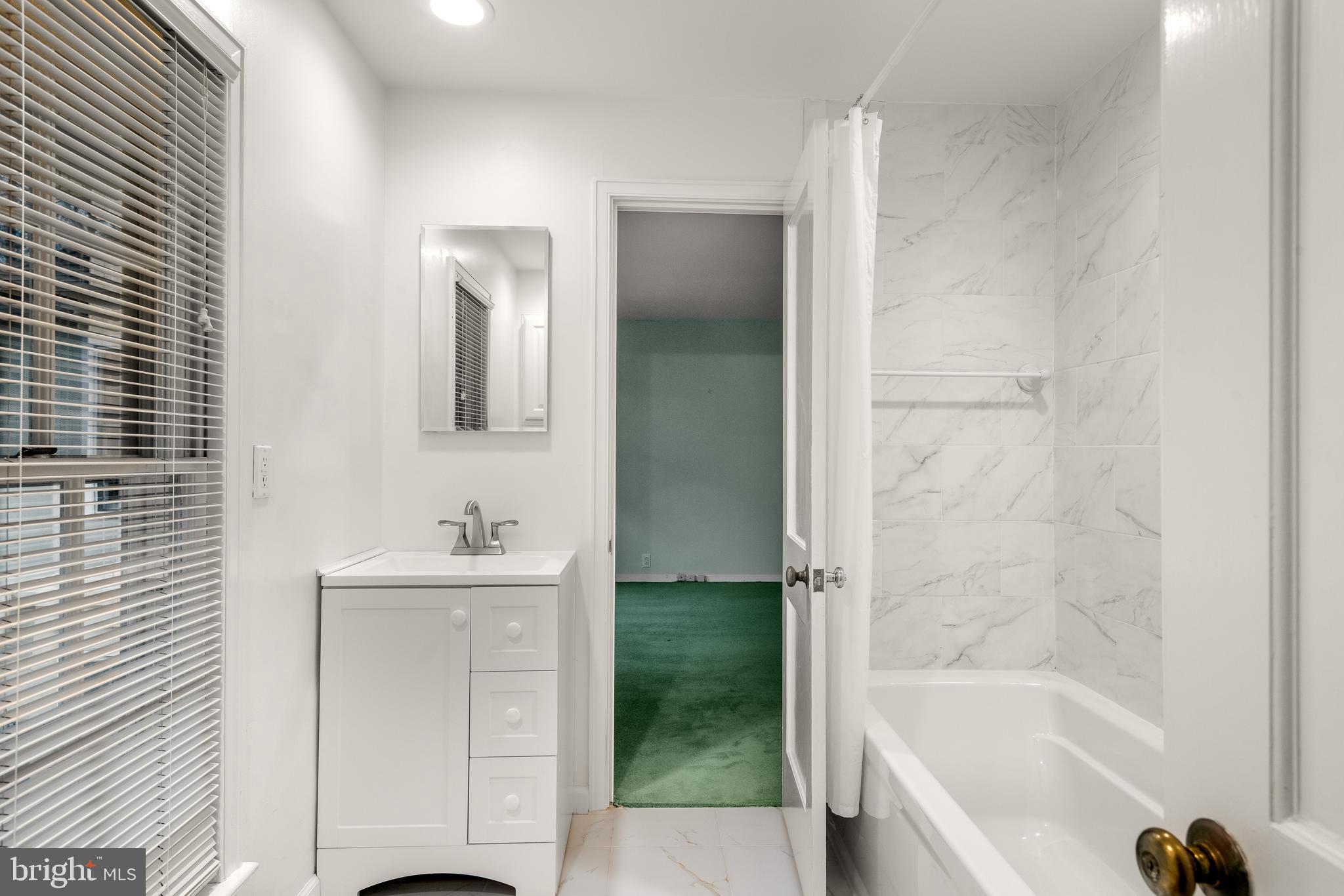 2035 Twinbrook Road Berwyn, PA 19312 - Photo 35 of 51 Jack and Jill bath