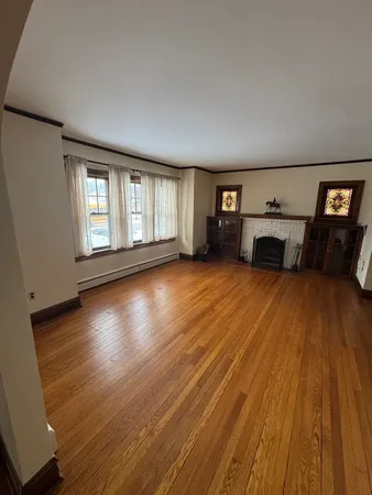 $3,300 | 21 Glenwood Street, Palatine, IL 60067