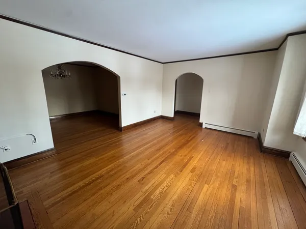 $3,300 | 21 Glenwood Street, Palatine, IL 60067