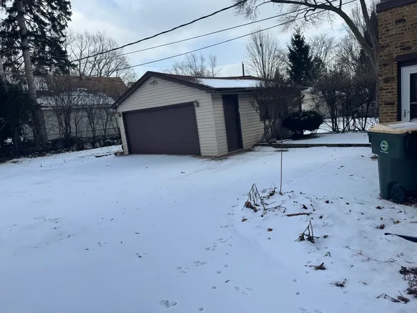 $3,300 | 21 Glenwood Street, Palatine, IL 60067