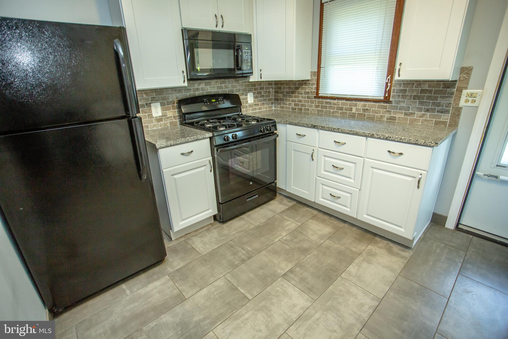 8331 Greenwich Road Catlett, VA 20119 - Photo 2 of 23 Upgraded kitchen!