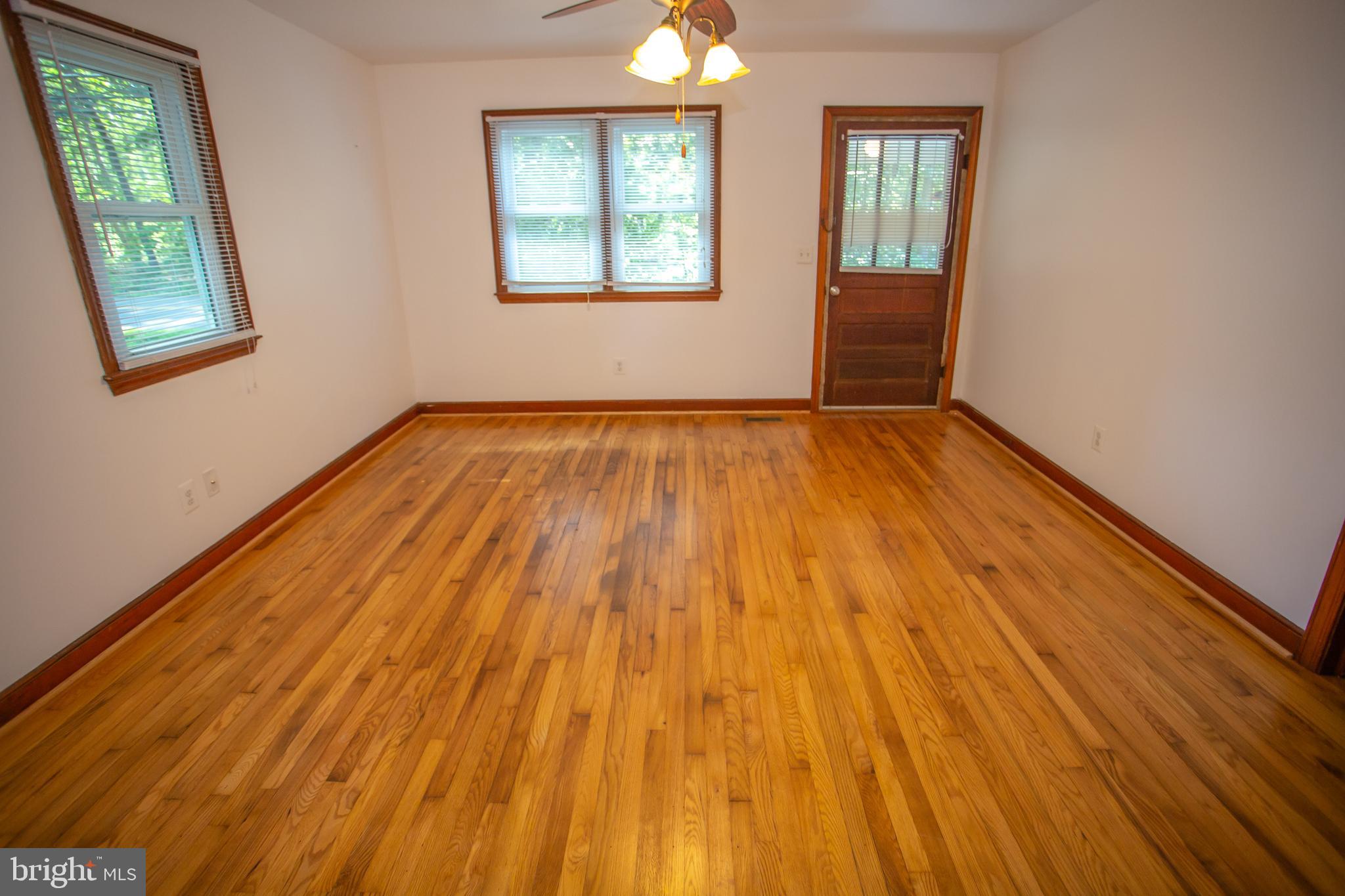 8331 Greenwich Road Catlett, VA 20119 - Photo 8 of 23 Tons of natural light!