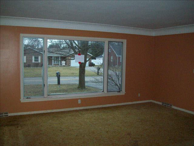 2015 Vivian Road Monroe, MI 48162 - Photo 5 of 18 20348531-4.JPG