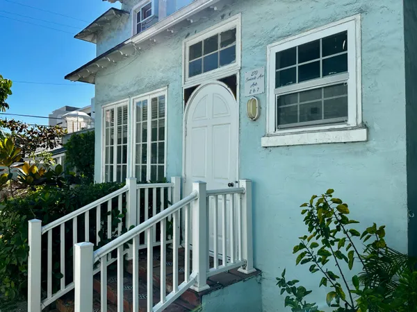 $2,500 | 270 Seminole Avenue, Unit 3, Palm Beach, FL 33480