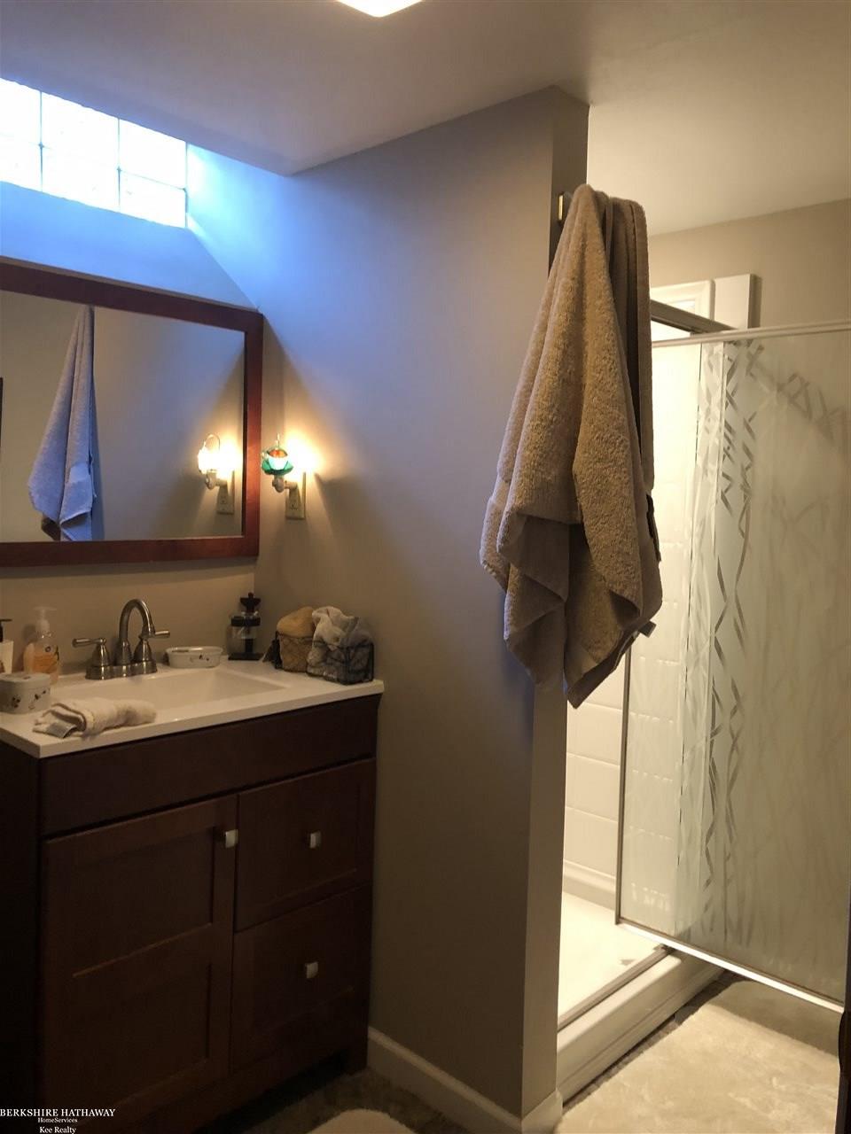 1798 Newcastle Road Grosse Pointe Woods, MI 48236 - Photo 21 of 33