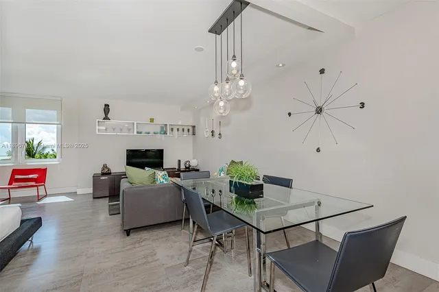 $6,000 | 2301 Collins Avenue, Unit 723, Miami Beach, FL 33139