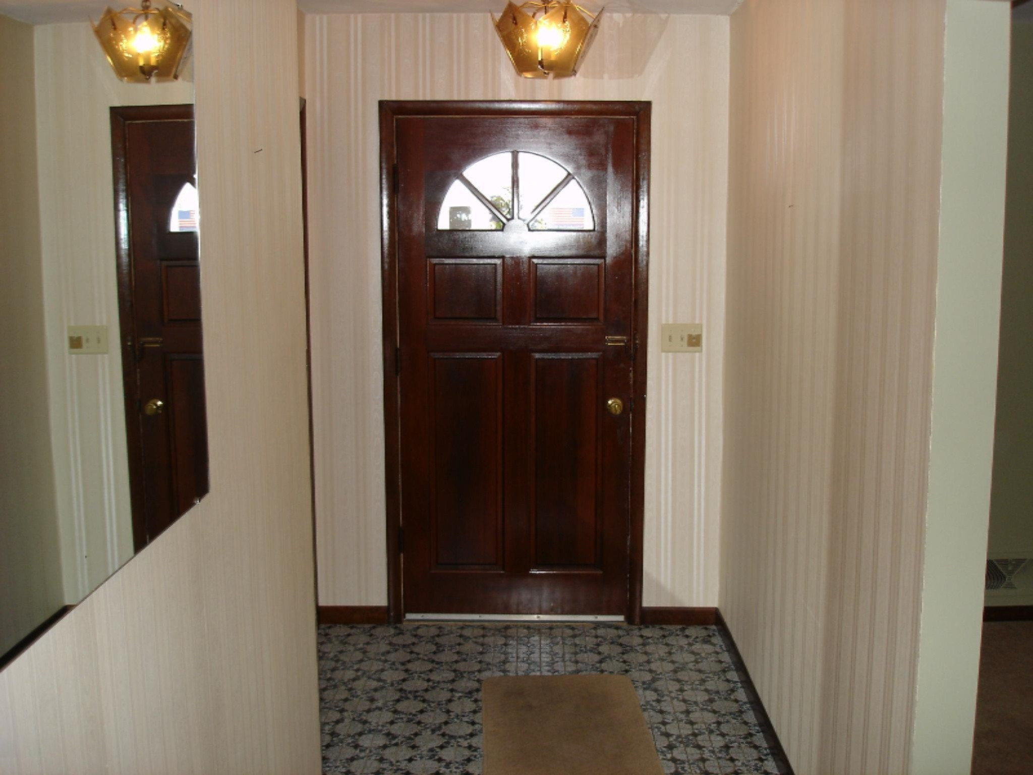 2181 Commonwealth Road Benton Harbor, MI 49022 - Photo 3 of 18 DSC02332
