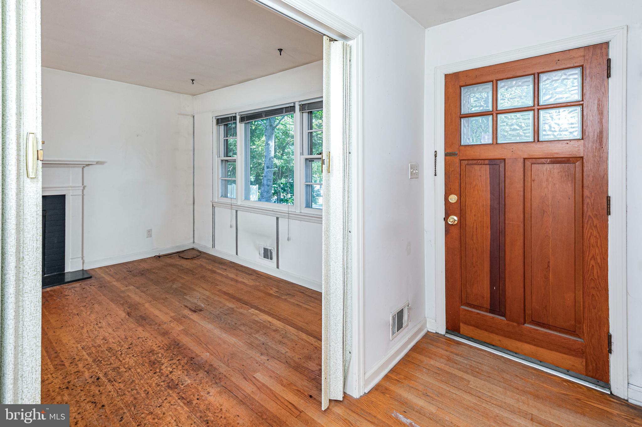 50 Broadripple Drive Princeton, NJ 08540 - Photo 4 of 17 a view of empty room with front door