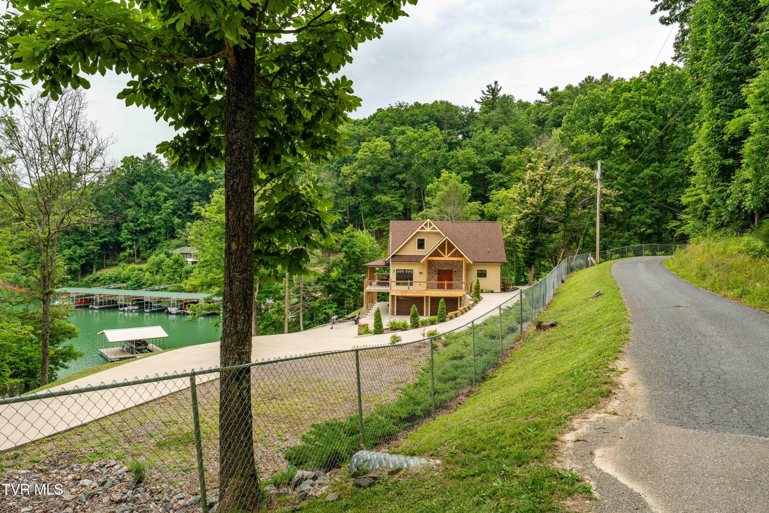 175 Lakeside Drive Butler, TN 37640 - Photo 68 of 102 175 Lakeside Dr (33 of 117)