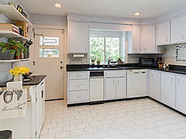 51 Sevland Road Newton, MA 02459 - Photo 7 of 15 Gallery Image 7