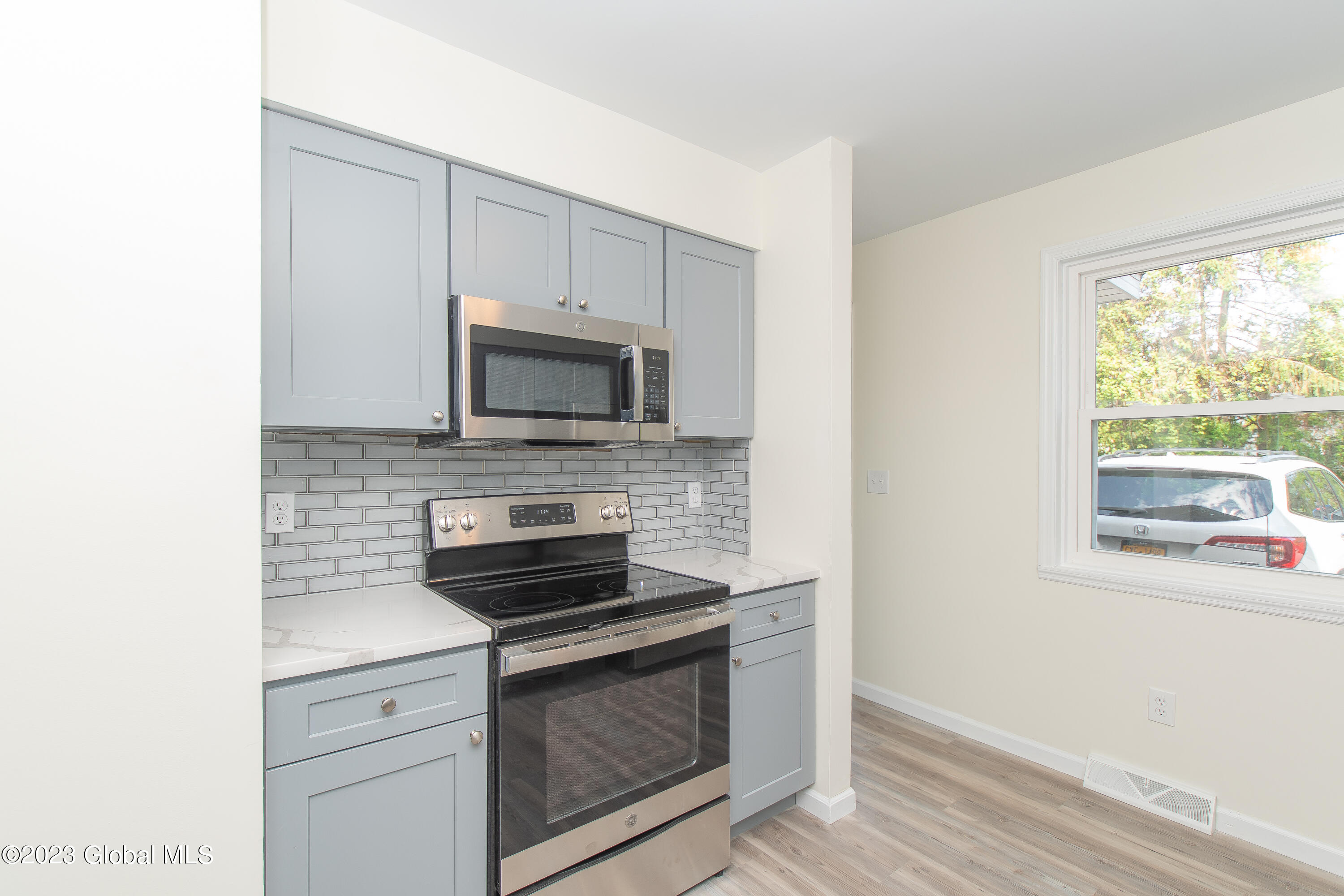 276 Old Loudon Road, Unit 3D Colonie, NY 12110 - Photo 4 of 26 3Kitchen 2