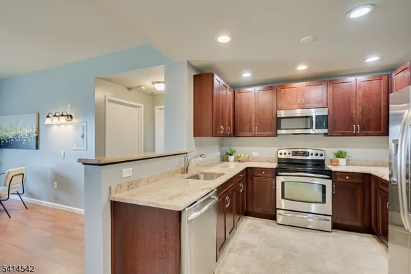 $375,000 | 1 Carriage City Plaza, Unit 1215, Rahway, NJ 07065