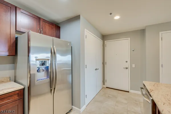 $375,000 | 1 Carriage City Plaza, Unit 1215, Rahway, NJ 07065