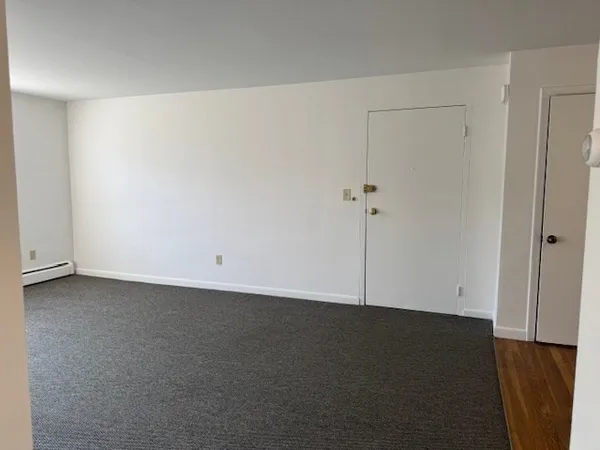 $2,000 | 300 Main Street, Unit 5, Woburn, MA 01801