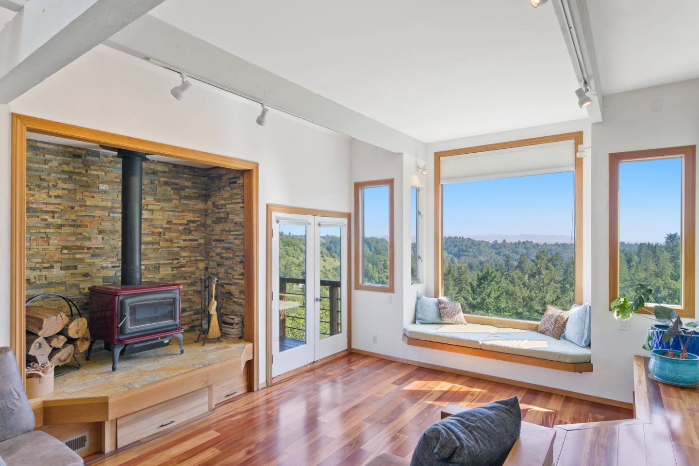 540 Olaughlin Road Santa Cruz, CA 95065 - Photo 7 of 42 a living room with furniture and a large window