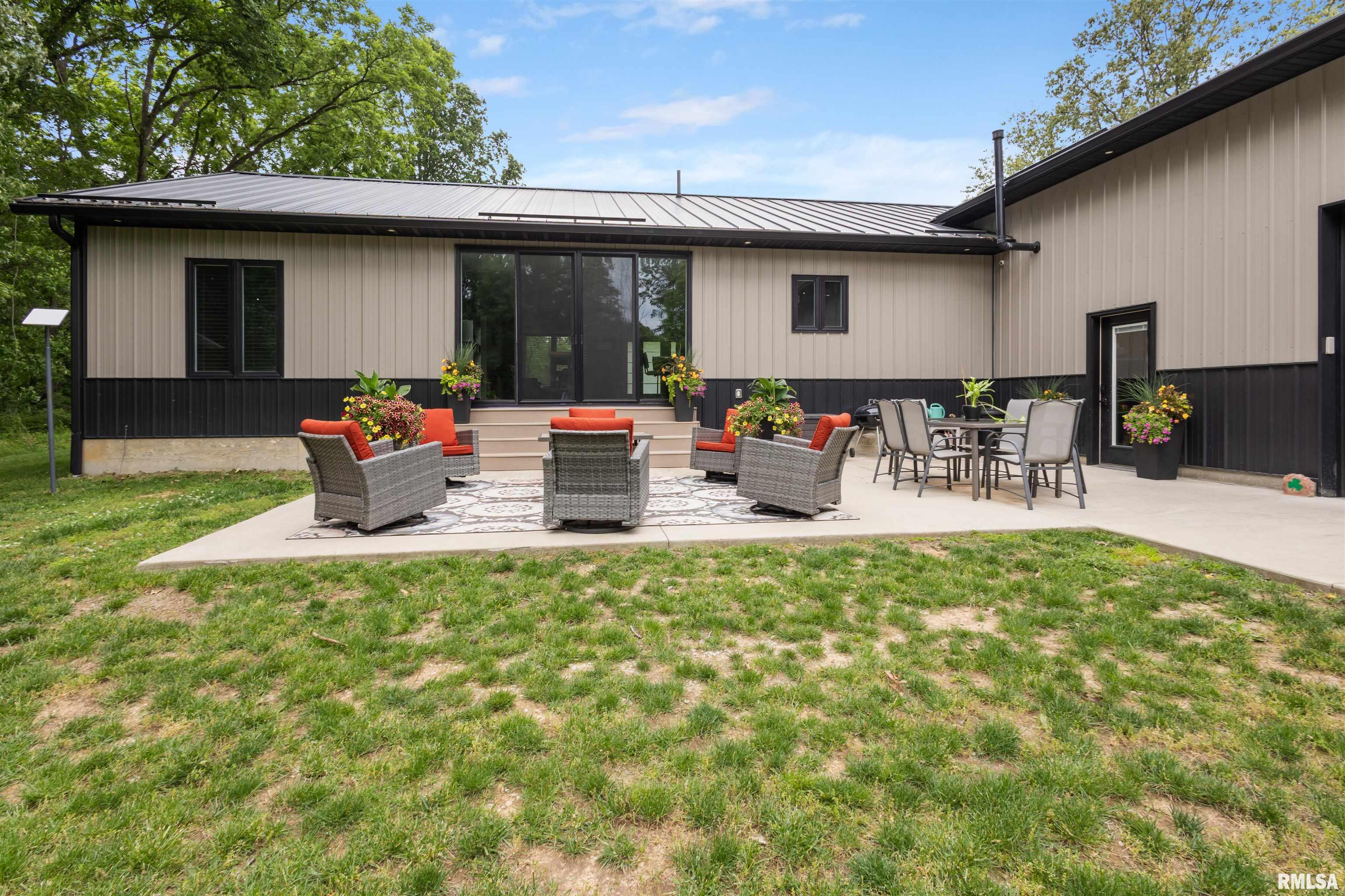 11323 Linn Road Benton, IL 62812 - Photo 25 of 38