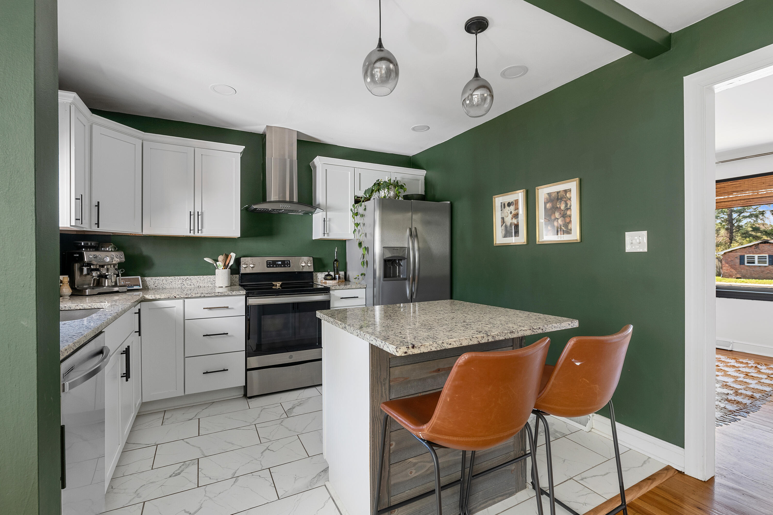 5884 North Rhett Avenue Hanahan, SC 29410 - Photo 8 of 25 Kitchen