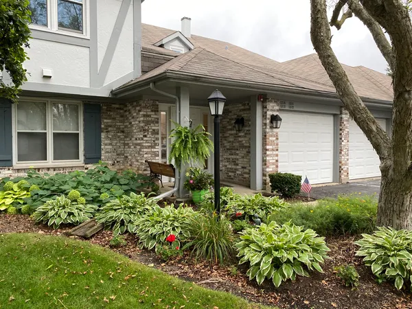 $2,750 | 1312 Coventry Circle, Unit 1312, Vernon Hills, IL 60061